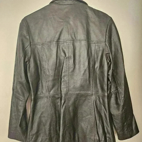 PRAGUE Leather Jacket Size Medium EUC - Picture 4 of 8